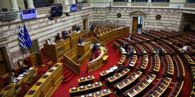 Βουλή: Ψηφίστηκε το νομοσχέδιο για τη φαρμακευτική κάνναβη