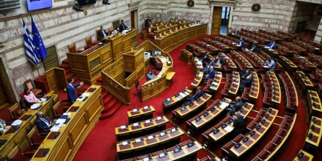 Νομοσχέδιο φαρμακευτικής κάνναβης: Οι τοποθετήσεις εισηγητών και ειδικών αγορητών κομμάτων