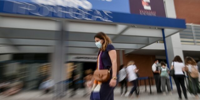 AstraZeneca: Τι πρέπει να κάνουν οι 40άρες που έχουν κάνει την πρώτη δόση