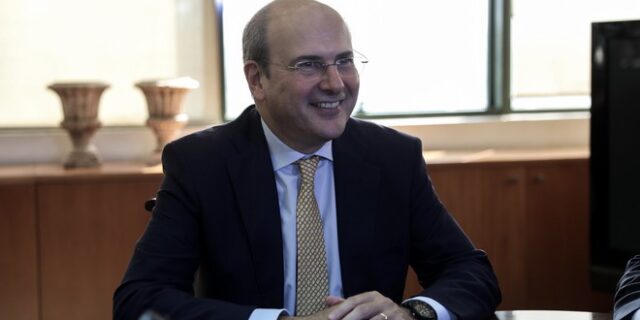 Χατζηδάκης: “Το νομοσχέδιο για την Προστασία της Εργασίας δίνει δύναμη στον εργαζόμενο”
