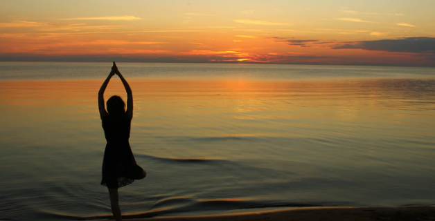 Μια yoga instructor αποκαλύπτει το μυστικό για maximum αποτελέσματα, όποιον τρόπο άσκησης κι αν επιλέγεις