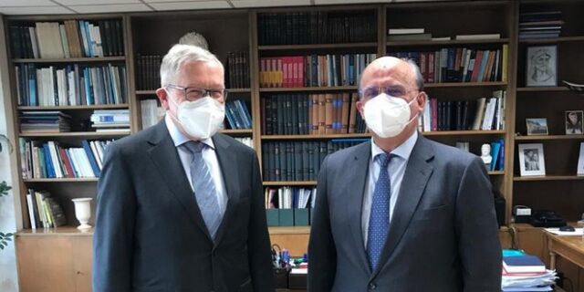 Πτωχευτικό και κόκκινα δάνεια στο “μενού” της συνάντησης Ζαββού – Regling