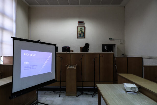 Θεσσαλονίκη: Κατηγορούμενη για δολοφονία ήπιε σαμπουάν πριν τη δίκη