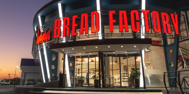 Τα BREAD FACTORY Προσφέρουν Κάθε Μέρα Και Κάτι Ακόμα 
Με Επίκεντρο Τον άνθρωπο, Την Κοινωνία, Το Περιβάλλον