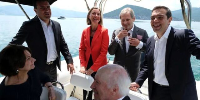 Η φωτογραφία του Τσίπρα που κόπηκε από το Ζάππειο