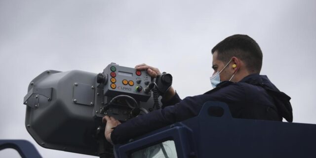 Ράπισμα στην Ελλάδα από την ΕΕ: Το ηχητικό κανόνι στα σύνορα παραβιάζει θεμελιώδη δικαιώματα