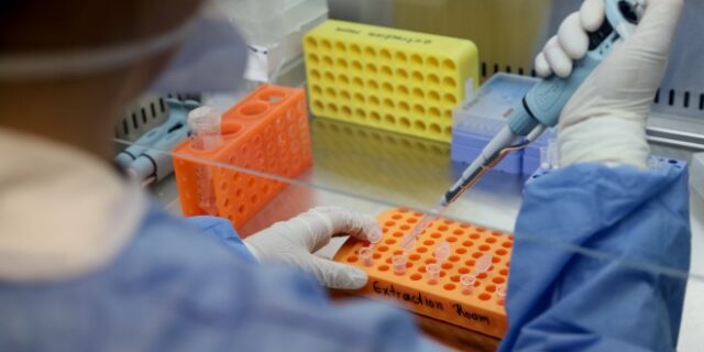 Κορονοϊός: Ποιοι χρειάζεται να κάνουν τεστ αντισωμάτων μετά το εμβόλιο