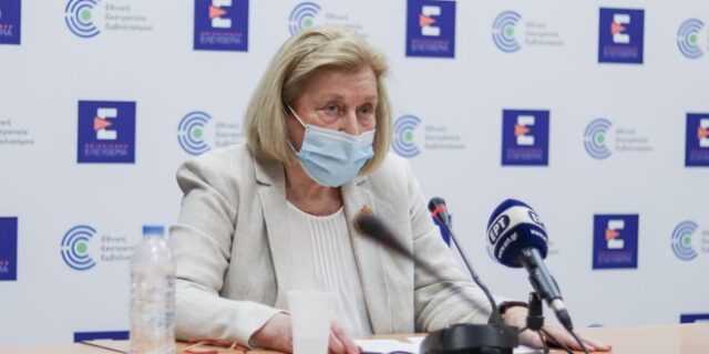Θεοδωρίδου: Αυστηρή σύσταση για εμβολιασμό των εφήβων – Τι ισχύει με την τρίτη δόση