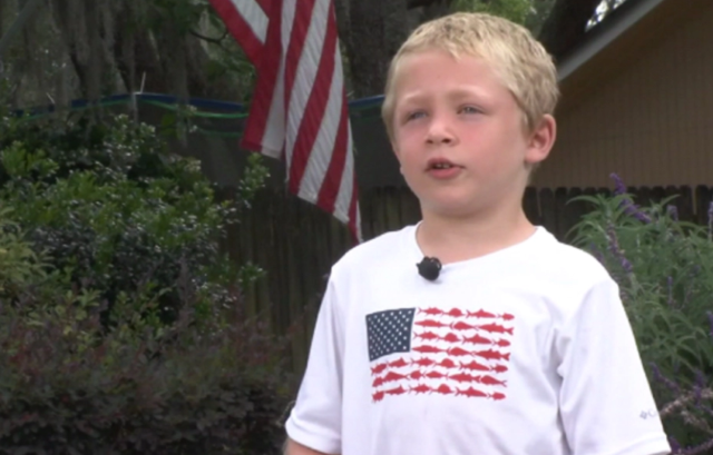 ΗΠΑ: Επτάχρονος κολυμπά μία ώρα για να σώσει τον πατέρα και την αδερφή του