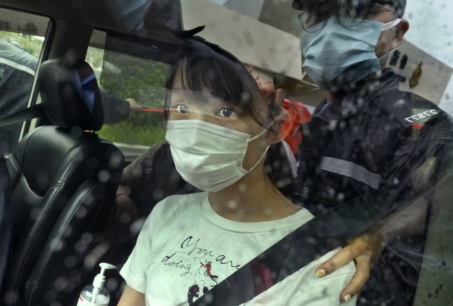 Χονγκ Κονγκ: Αφέθηκε ελεύθερη η ακτιβίστρια υπέρ της δημοκρατίας Άγκνες Τσόου