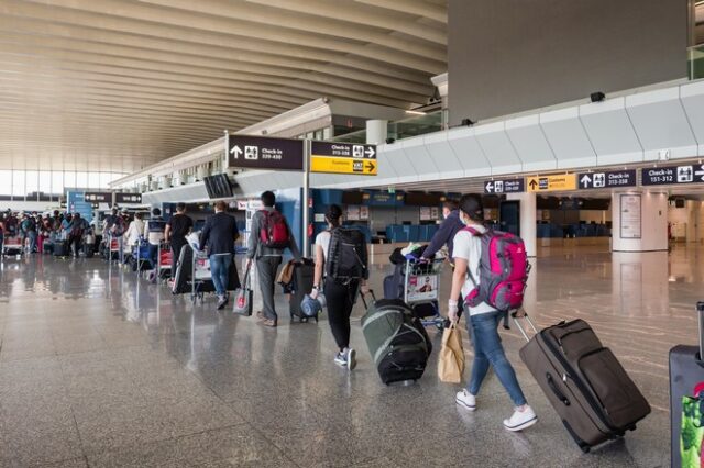 Πράσινο Πιστοποιητικό: Εταιρείες και αεροδρόμια προειδοποιούν για χάος
