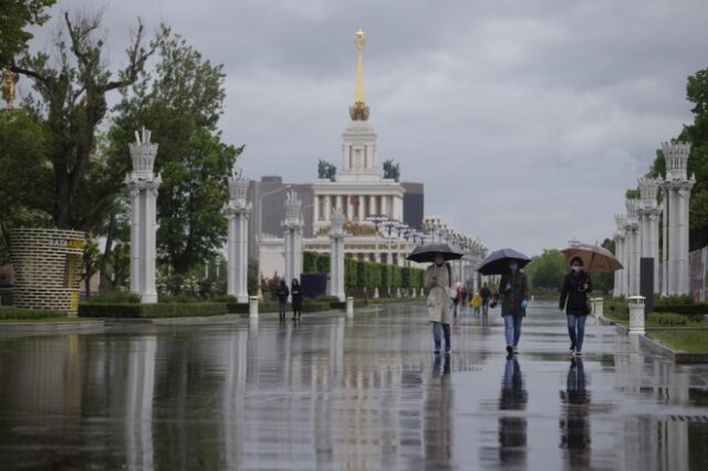 Ρωσία: Καταρρακτώδεις βροχές πλημμύρισαν τους δρόμους της Μόσχας
