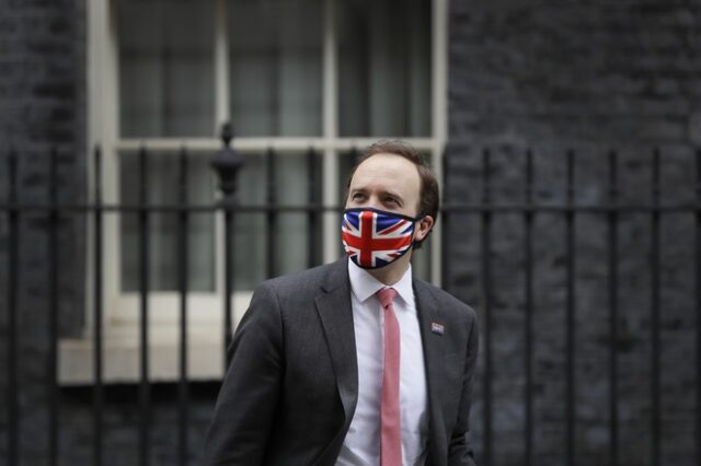 Βρετανία: Κλιμακώνονται οι πιέσεις για αποπομπή του υπουργού Υγείας μετά το ροζ σκάνδαλο