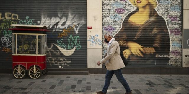 Τουρκία: Η κατρακύλα της λίρας συνεχίζεται