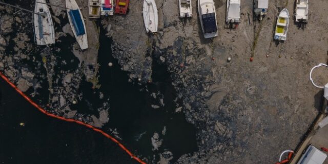 Τουρκία: Η τοξική βλέννα μετά τη Θάλασσα του Μαρμαρά “απειλεί” και τη Μαύρη Θάλασσα