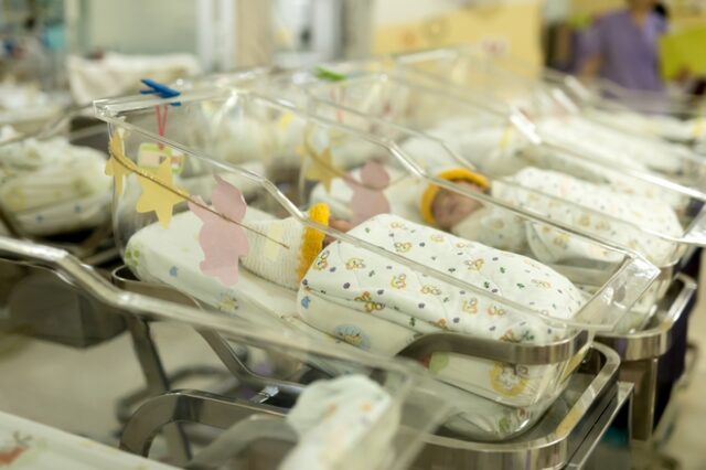 Μαρόκο: Αλλους δύο μήνες θα παραμείνουν στο νοσοκομείο τα εννιάδυμα με τη μαμά τους