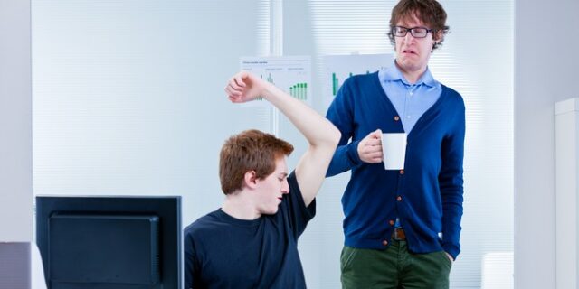 Το σώμα των εργένηδων μυρίζει διαφορετικά από αυτό των παντρεμένων