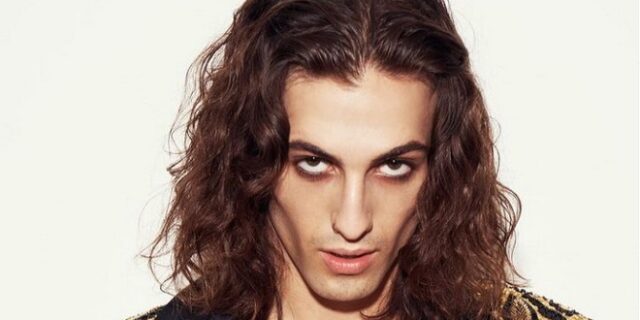 Eurovision: Ο Damiano David των Måneskin αναστατώνει, ημίγυμνος στο κρεβάτι