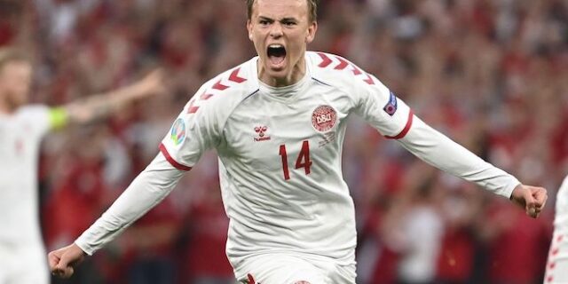 Euro 2020: Ανατροπή από τη Δανία – Νίκησε τη Ρωσία και πέρασε στους 16