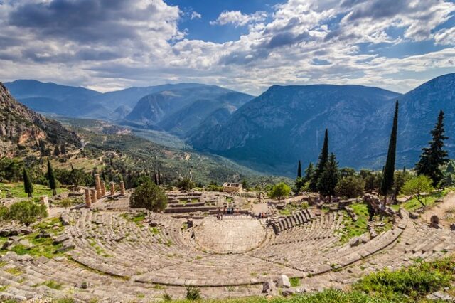 Δέκα επιπλέον χώρους ζήτησε και πήρε ο Οίκος Dior, χωρίς έγκριση του ΚΑΣ