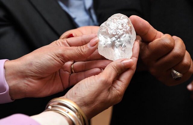 Μποτσουάνα: Εντοπίστηκε διαμάντι 1098 καρατίων