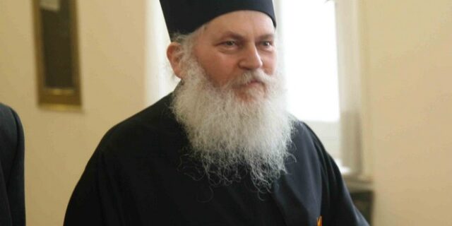 Ηγούμενος Εφραίμ: Να εμβολιαστούμε όλοι, με το εμβόλιο δεν καταφρονεί κανείς το Θεό