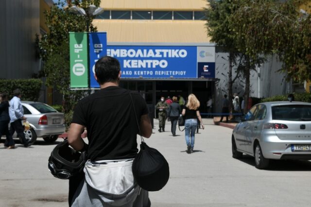 Κορονοϊός: Ραγδαία υποχώρηση της επιδημίας λόγω εμβολιασμών