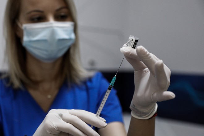 Εμβολίο κορονοϊού – ΕΕ: Το 57% των ενηλίκων έχει λάβει τουλάχιστον μία δόση