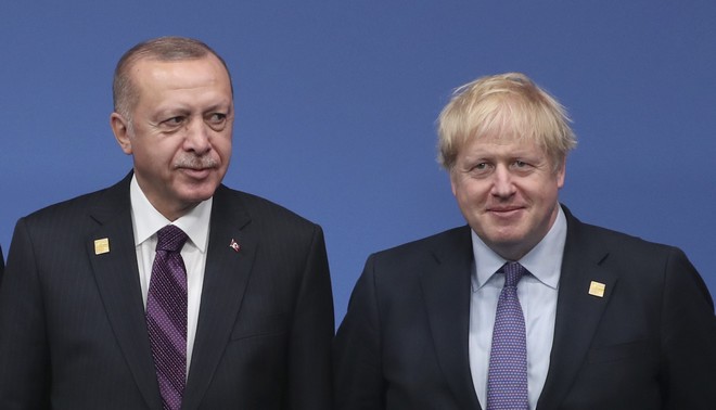Ο Ερντογάν θα θέσει στον Τζόνσον θέμα για τον τουρισμό στη σύνοδο του NATO