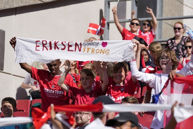 Euro 2020, Δανία – Βέλγιο: Προσωρινή διακοπή στο 10ο λεπτό προς τιμήν του Έρικσεν