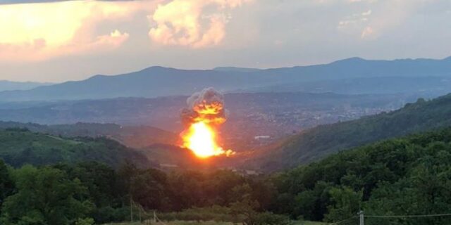 Σερβία: Τρεις εργαζόμενοι τραυματίες από ισχυρή έκρηξη σε εργοστάσιο πυρομαχικών