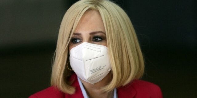 Γεννηματά: Εμβολιαζόμαστε γιατί νοιαζόμαστε