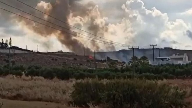 Κρήτη: Φωτιά απείλησε σπίτια στη Χερσόνησο