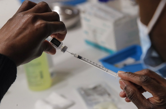 ΠΟΥ: Θα συστήσει κέντρο μεταφοράς τεχνολογίας για την παραγωγή εμβολίων mRNA στην Νότια Αφρική