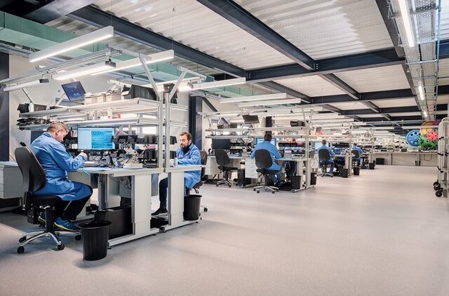 Στην καρδιά της τεχνολογίας: Μπήκαμε πρώτοι στο νέο επισκευαστικό κέντρο της ΓΕΡΜΑΝΟΣ