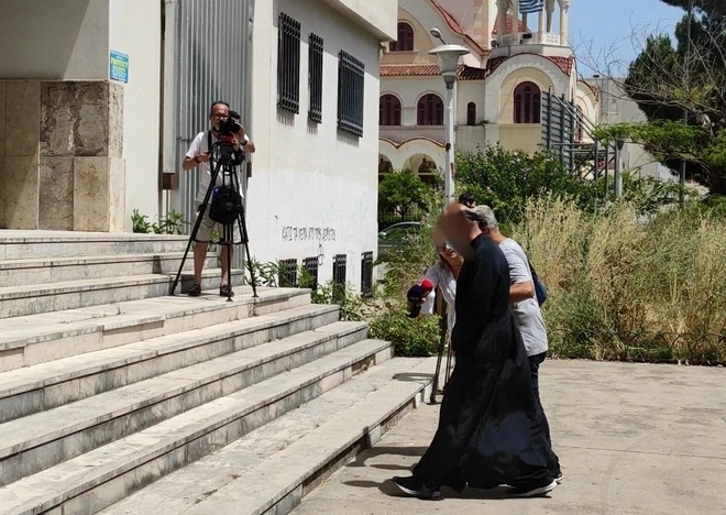 Αγρίνιο: Η συγκλονιστική μαρτυρία στο LadyLike.gr, που οδήγησε στη σύλληψη ιερέα για βιασμό