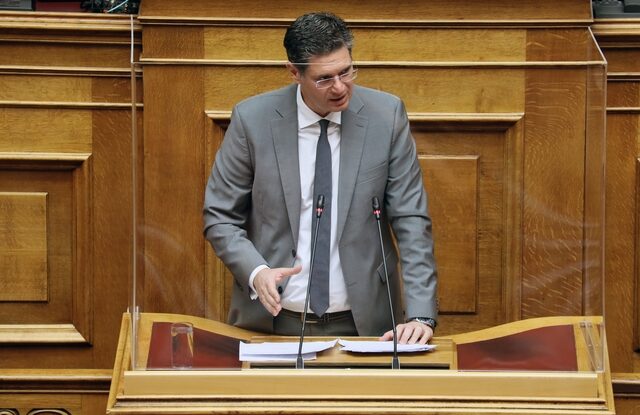 Βουλή: Βουλευτής διέκοπτε τον Δ. Καλαματιανό όταν ανέφερε ότι ο 53χρονος από τον Κολωνό είναι μέλος της ΝΔ