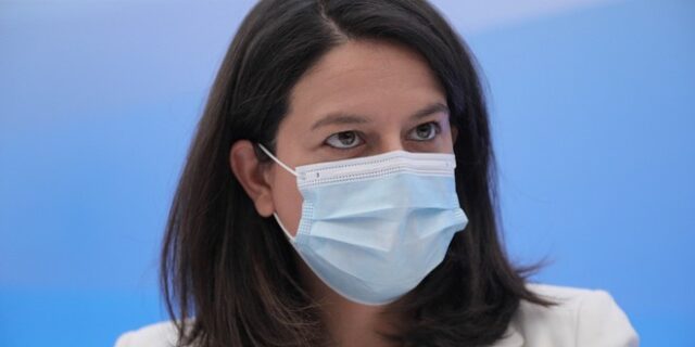 Φωτιές: Μέτρα στήριξης για μαθητές και φοιτητές- Voucher 200 ευρώ, τηλεφωνικές γραμμές υποστήριξης