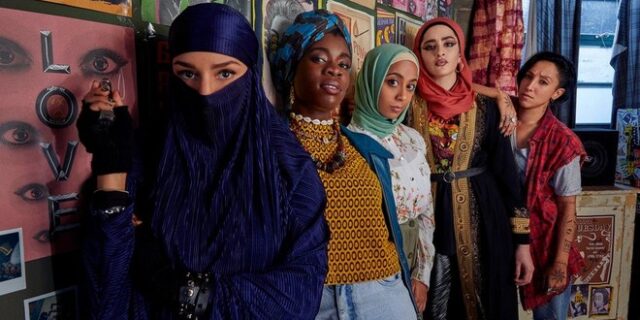 “We Are Lady Parts”: Η σειρά με τις νεαρές μουσουλμάνες που παίζουν πανκ, θα σε καθηλώσει