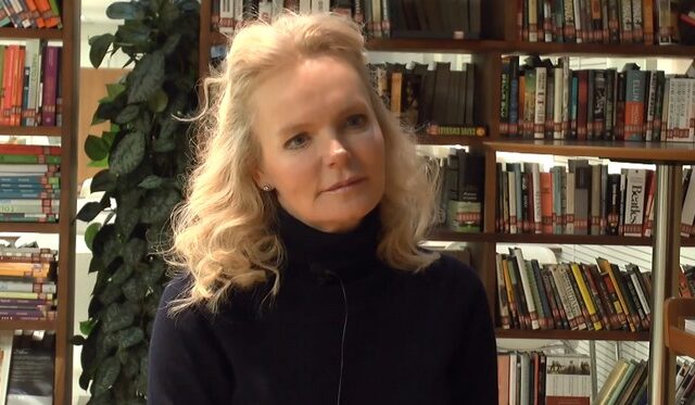Lucinda Riley: Πέθανε η συγγραφέας της σειράς βιβλίων “Οι κόρες των αστεριών”