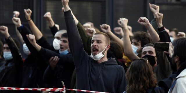 ΣΥΡΙΖΑ για Freedom Pass: “Τους αντιμετωπίζει σαν ψάρια που θα τσιμπήσουν”