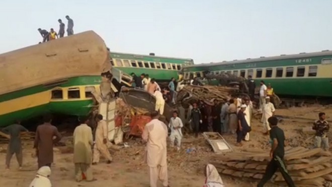 Πακιστάν: Σύγκρουση τρένων με τουλάχιστον 36 νεκρούς