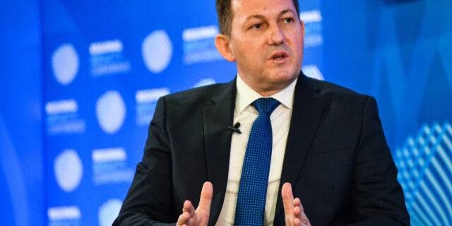 Τα μάζεψε ο Πέτσας για τη δήλωση “θα μας τιμωρήσουν οι πολίτες” – Έκανε λόγο για διαστρέβλωση