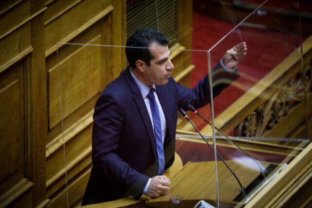 Οταν ο Θάνος Πλεύρης έφερνε στη Βουλή ψήφισμα που μιλούσε για “Εβραιομασωνία”