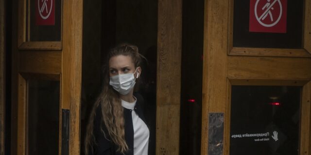 Ρωσία: Πώς εξηγείται η “έκρηξη” κρουσμάτων – Μέτρα και για το Euro 2020