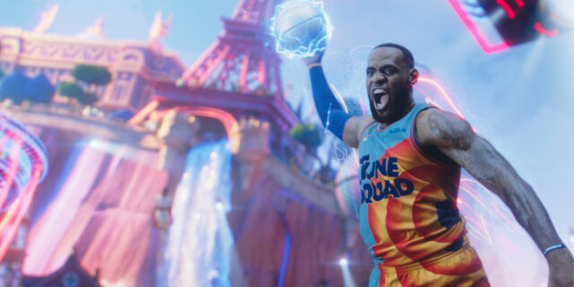 Space Jam 2: Στο νέο trailer o ΛεΜπρον καλείται να σώσει τον Μπαγκς Μπάνι (και όχι μόνο)