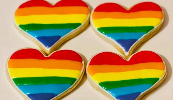 ΗΠΑ: Ουρές σε φούρνο του Τέξας που φτιάχνει μπισκότα στα χρώματα των ΛΟΑΤΚΙ+