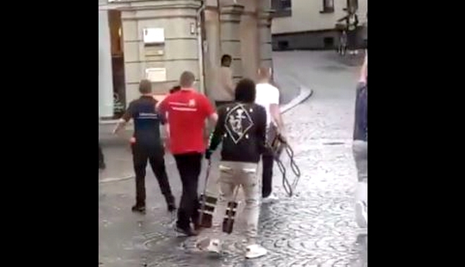 Επίθεση με μαχαίρι στη Γερμανία: Πολίτες πήραν στο κυνήγι τον δράστη – Σοκαριστικό βίντεο