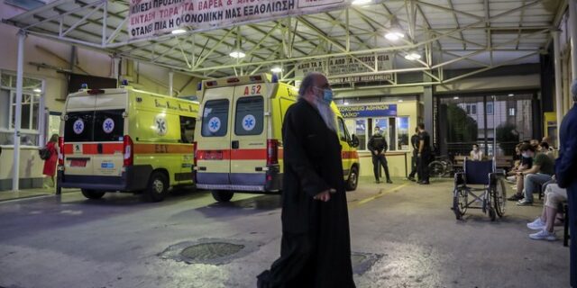Επίθεση ιερέα με βιτριόλι: Εξιτήρια για 7 μητροπολίτες