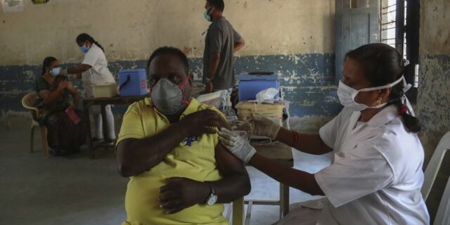 SOS από τον ΠΟΥ: “Οι πλούσιες χώρες να δώσουν εμβόλια στις φτωχότερες”